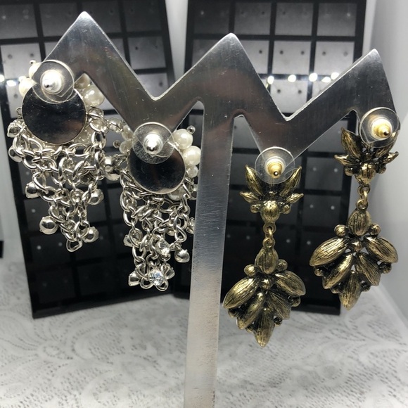 𝅺Bundle lot 2 statement style glam earrings faux pearls & rhinestones - Picture 7 of 7